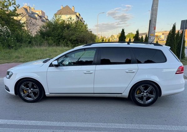 Volkswagen Passat cena 25900 przebieg: 330000, rok produkcji 2012 z Kielce małe 137